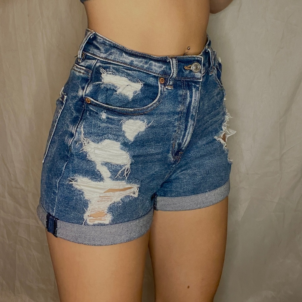 American Eagle dark wash ripped Jean shorts